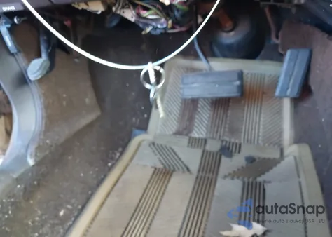 1985 Chrysler New Yorker из США, поврежденный, VIN 1C3BT56E2FC208053